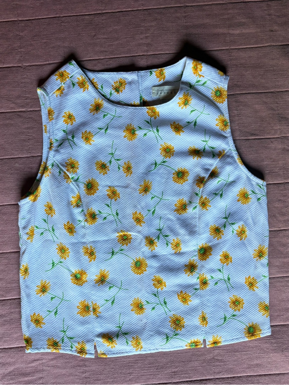 Sleeveless Floral Top- Size Small- Vintage Express Top- White & Yellow Daisy 🌼